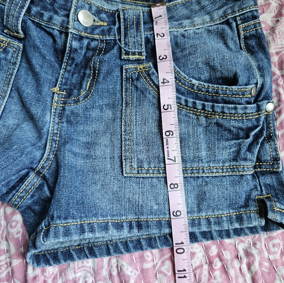 S.O. Wear it Declare it 2000s Lowrise Jean shorts - Picture 9 of 10